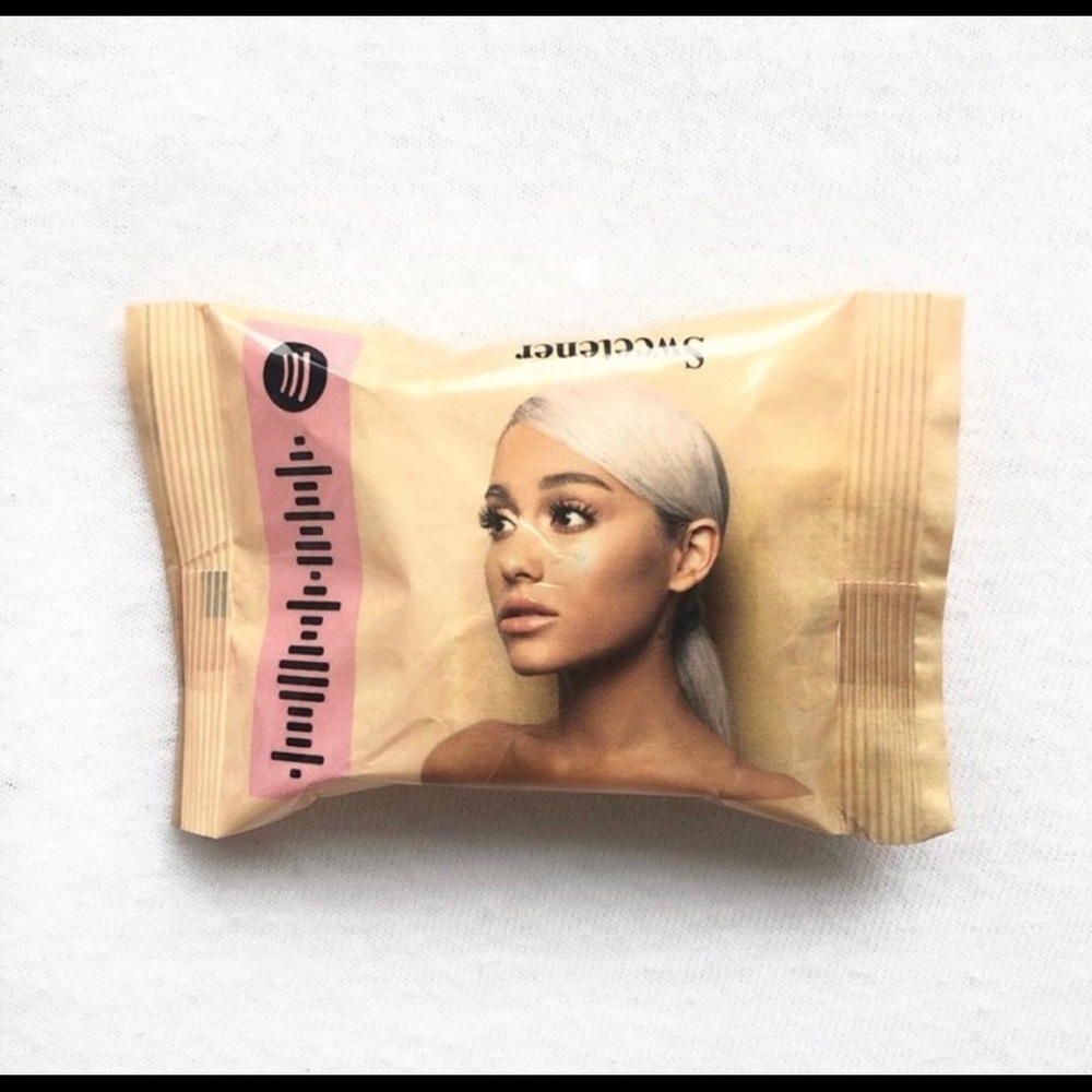 *ISO* Ariana Grande Sweetener Fortune Cookie